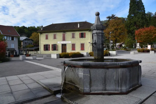 La fontaine de la place Saint-Jacques