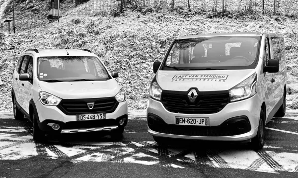 2 Vans