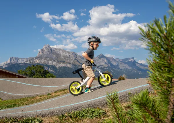 Pump track