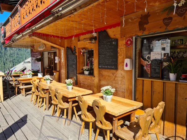 Grande terrasse en été
