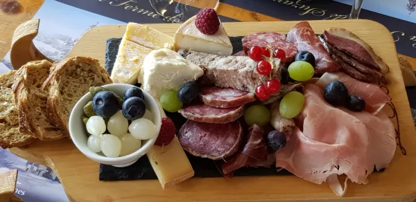Planche de charcuterie et fromage
