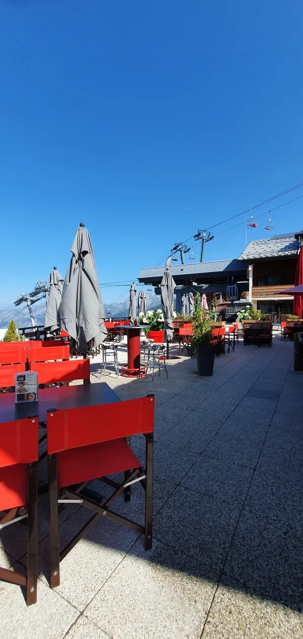 La Terrasse du Morclan en été