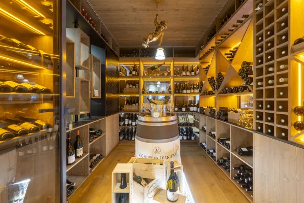 Cave à vin du Restaurant Macchi_Châtel