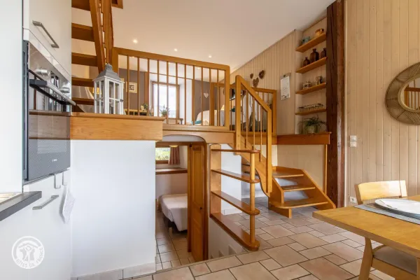 Accès 1/2 niveaux séjour et chambre 1