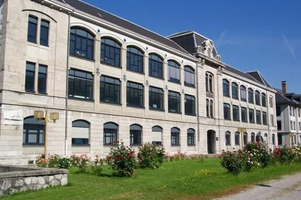 Lycée Charles Poncet