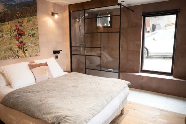 Chambre double en rez de jardin