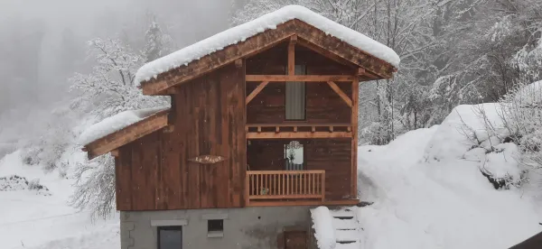 Le mazot sous la neige