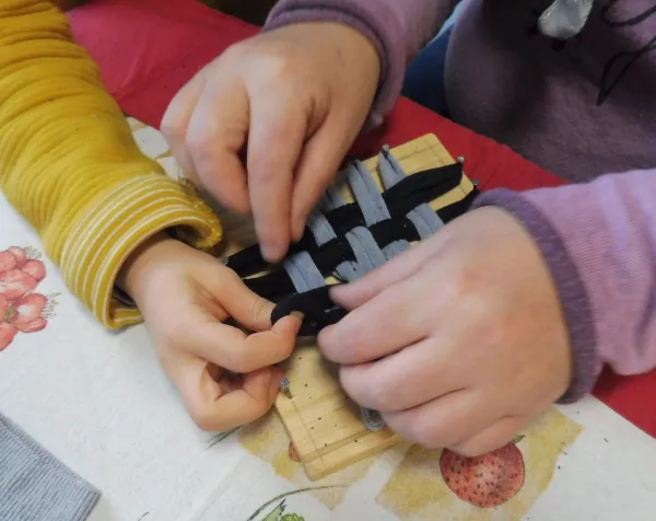 Atelier Eponges à partir de chaussettes