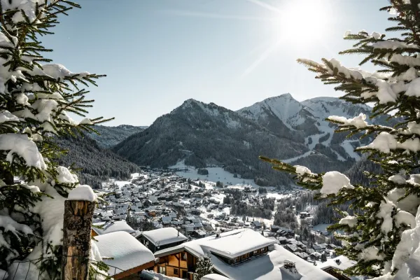 Village de Châtel en hiver