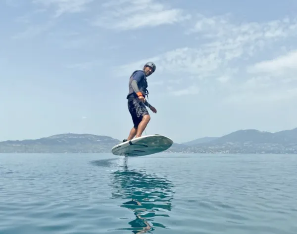 Session privée d'e-foil - base de St-Gingolph