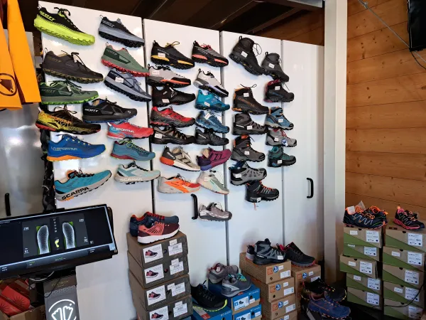 large gamme de chaussures de randonnées, trail