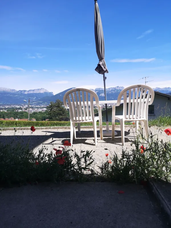 Terrasse privée devant le studio