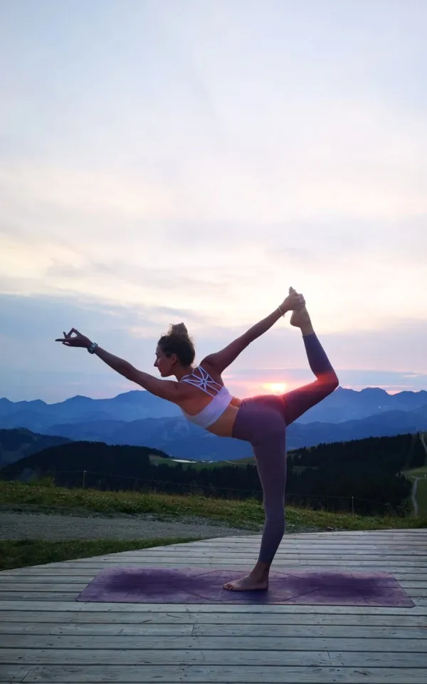 yoga coucher de soleil