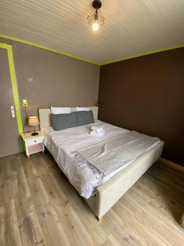 Chambre double avec grand lit