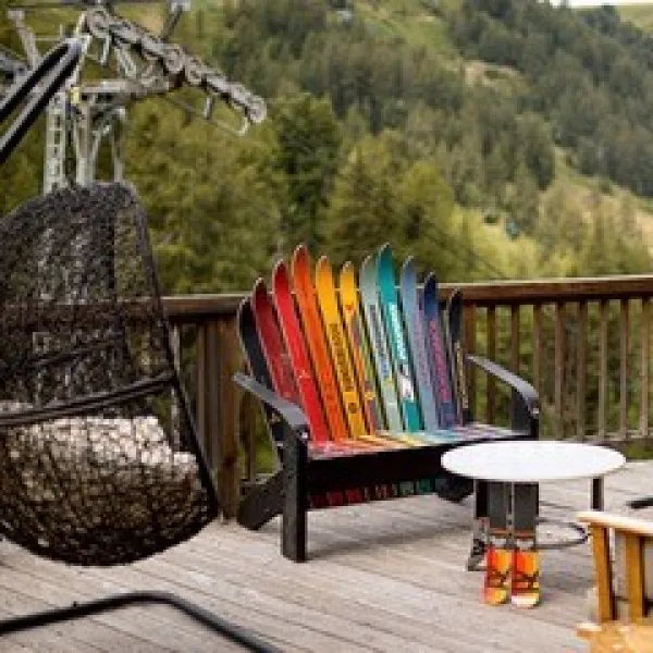 Banc ski coloré