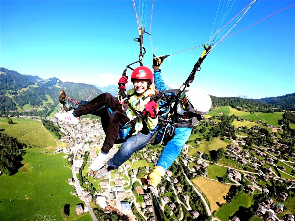 Baptême en parapente en été
