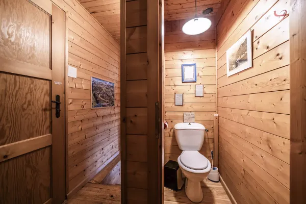 Toilettes séparés