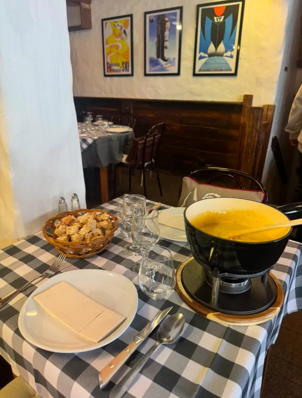 Table x Fondu
