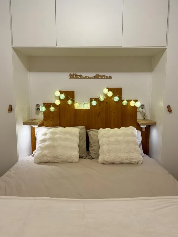 Chambre avec lit double