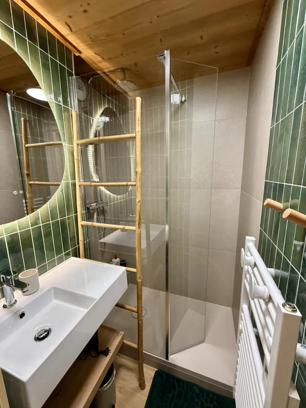 Salle bains avec douche