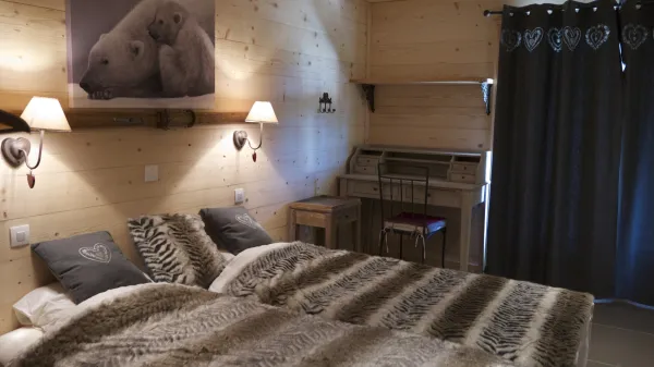 Chambre twin avec coin bureau