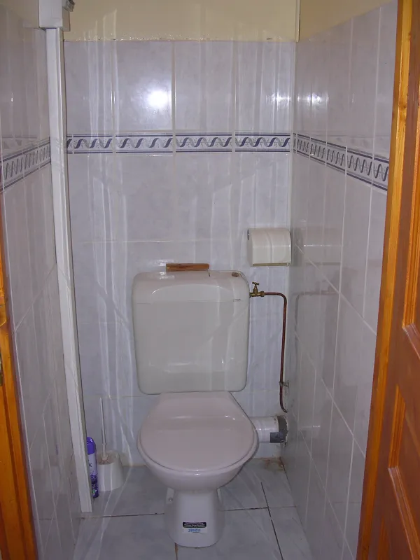 Toilettes séparées