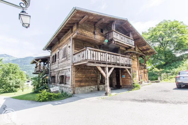 Chambres d'Hôtes Le Chalet de la Source