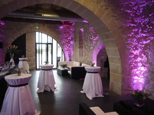 Espace loundge dans les caves