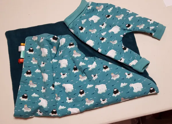 Plaid bébé et sarouel assorti