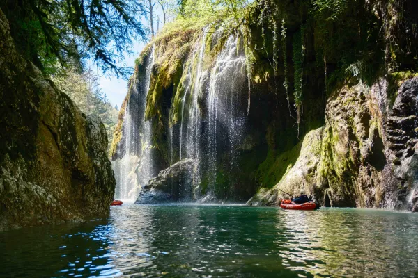 Packraft dans le Fier