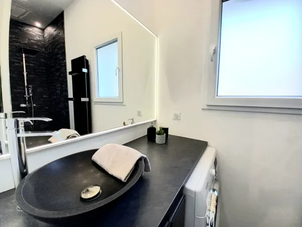 Black & White Home