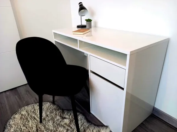 Black & White Home