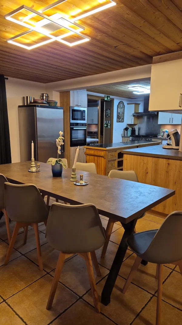 Espace repas et cuisine