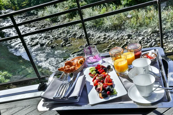 Petit déjeuner terrasse