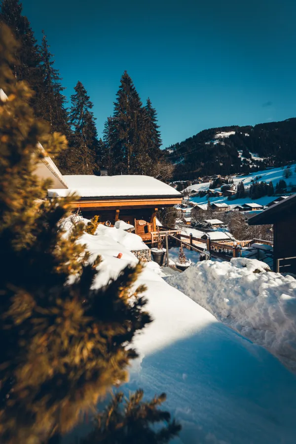 Vue_hiver_village_Chalet Rustika | Savoya Lodges_Châtel