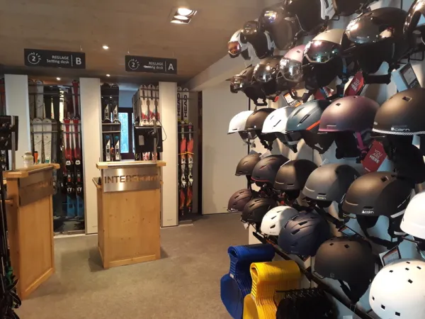 Espace réglage de ski, rayon casques