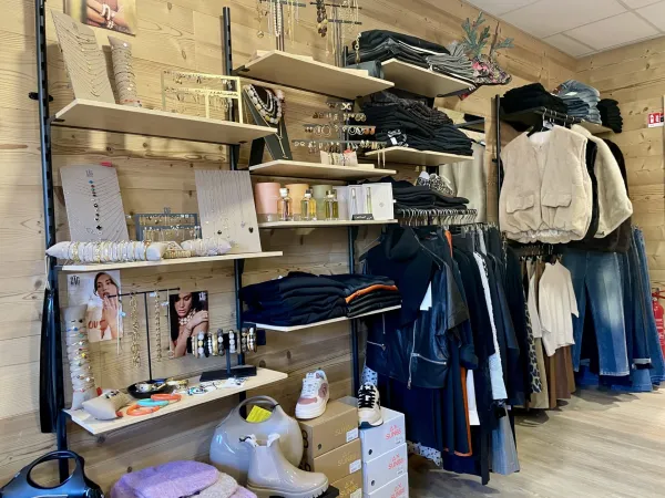 Bijoux, chaussures et accessoires