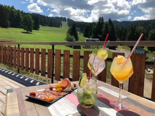 Terrasse en été du restaurant Chez Albert