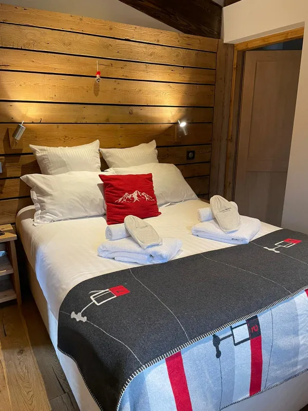 Chambre avec lit double