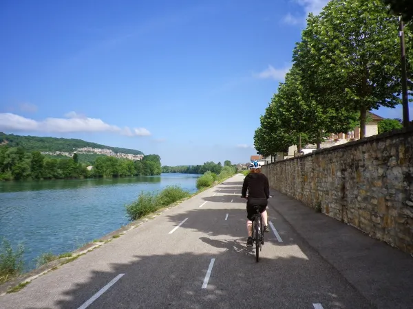 A vélo le long de la Via Rhona