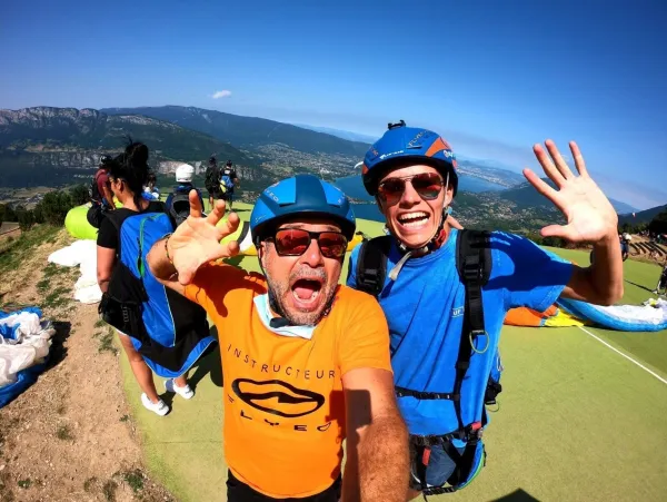 S'amuser avec les moniteurs de Flyeo