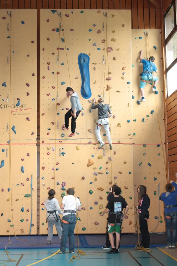 Mur d'escalade du gymnase d'Abondance