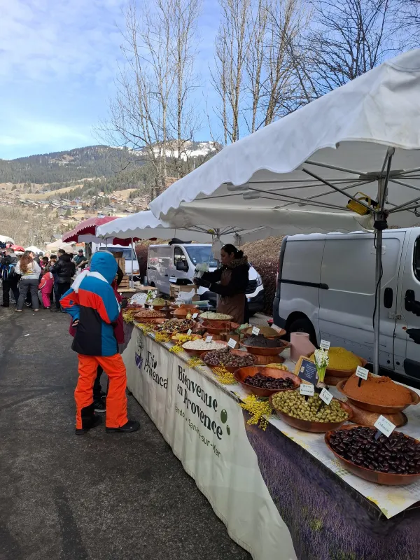 Marché  de Châtel en hiver