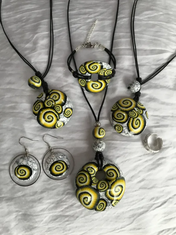 collier en argile polymère